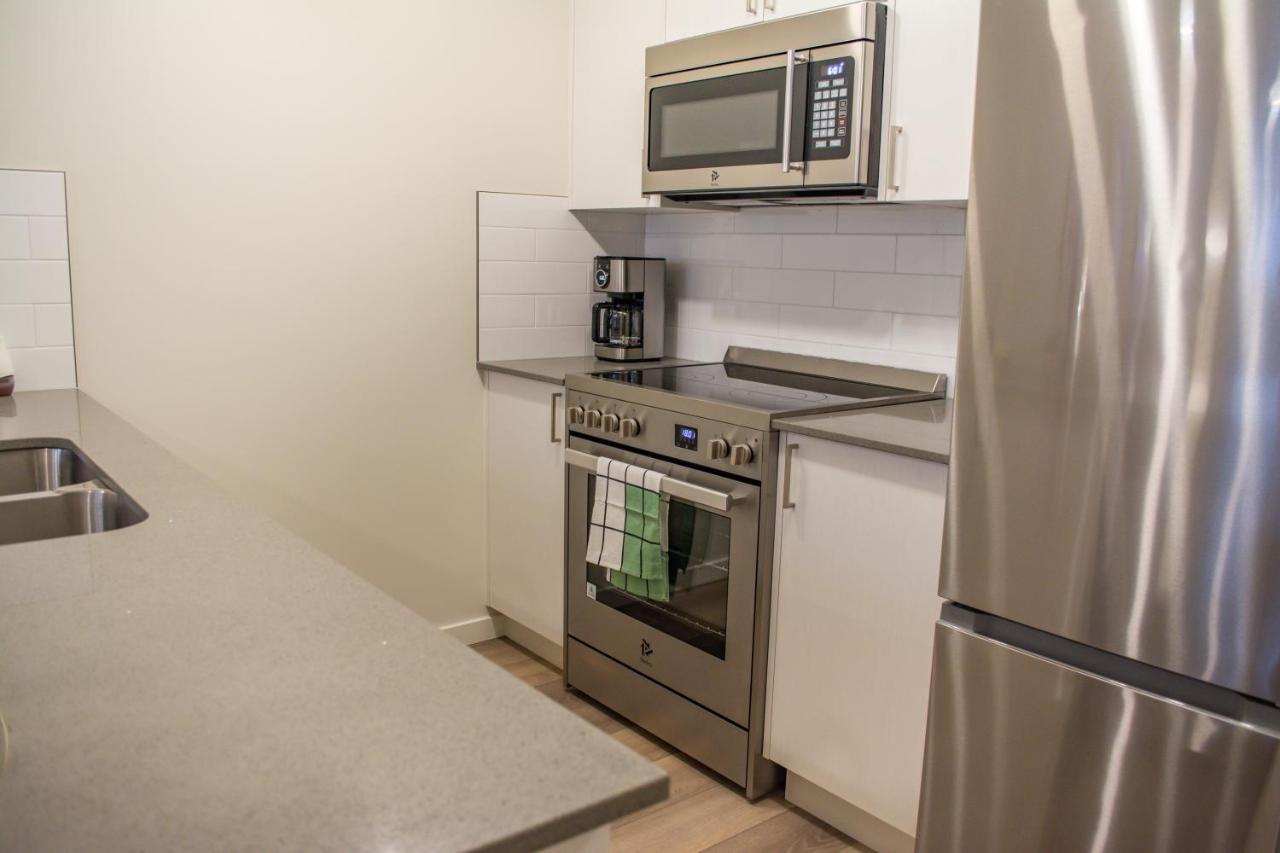 Globalstay New Apartments In Cranbrook Free Street Parking YYC Kültér fotó