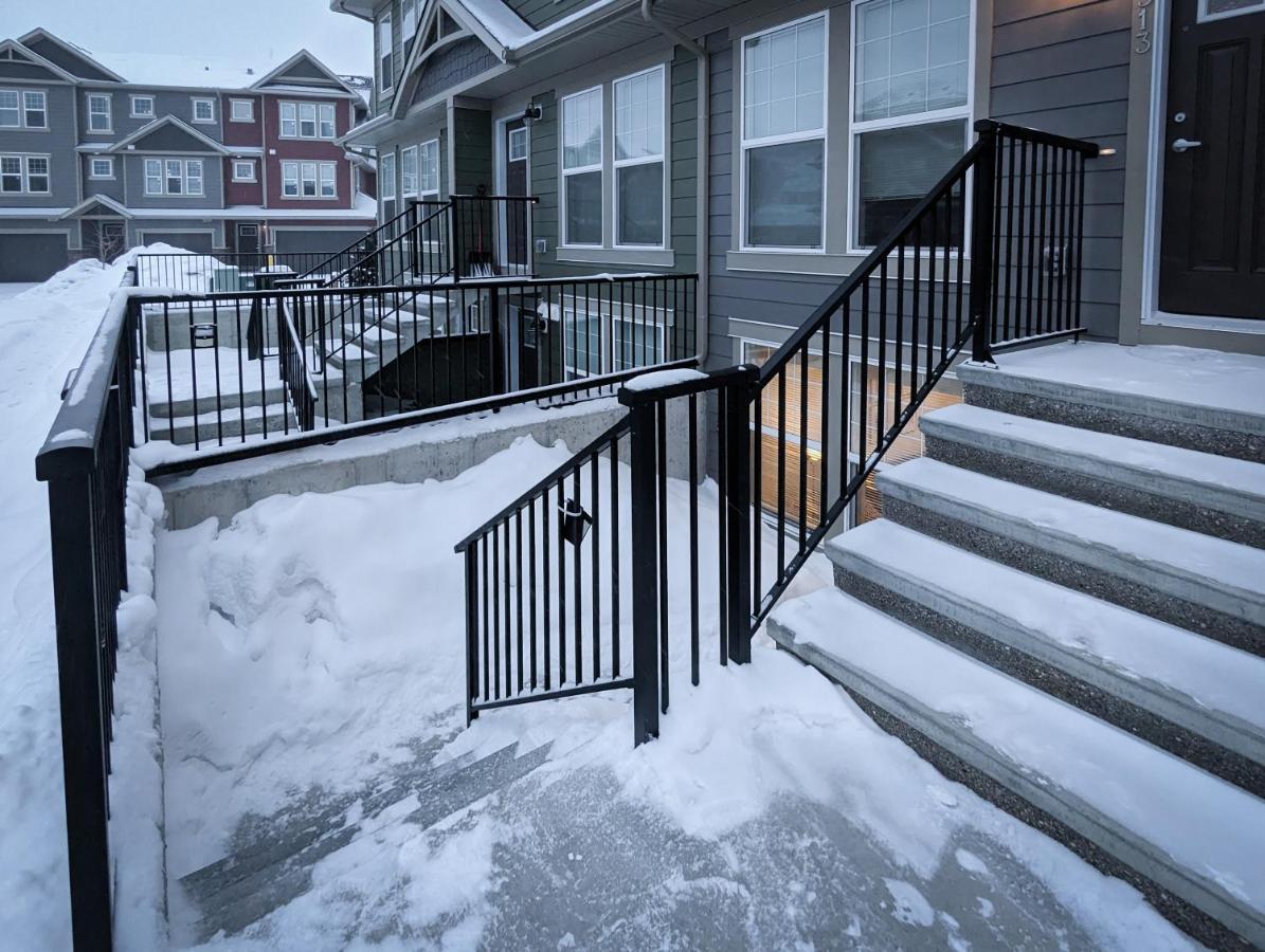Globalstay New Apartments In Cranbrook Free Street Parking YYC Kültér fotó