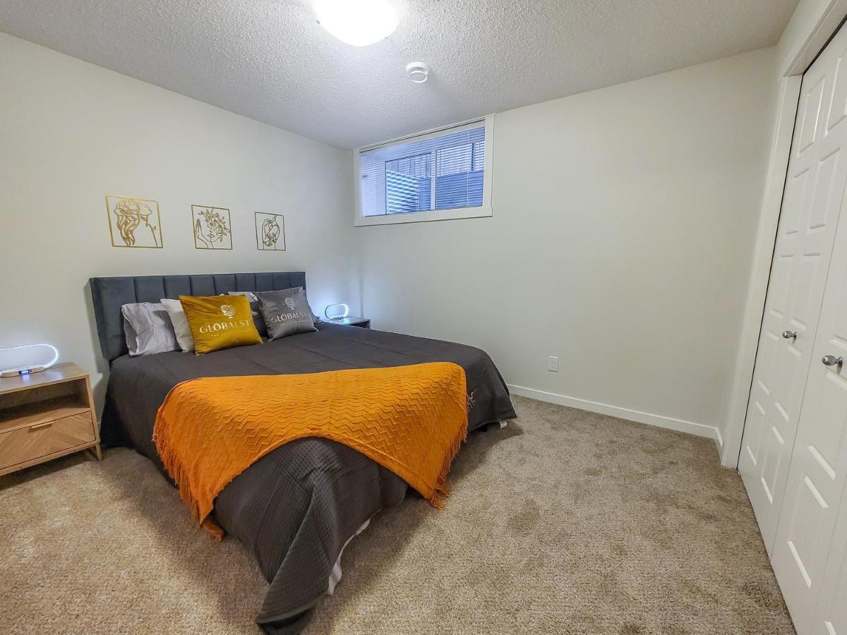 Globalstay New Apartments In Cranbrook Free Street Parking YYC Kültér fotó