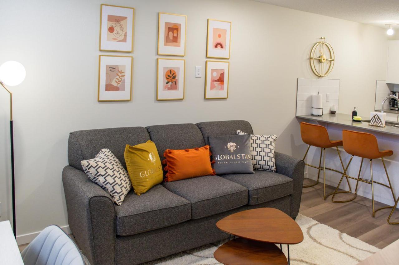 Globalstay New Apartments In Cranbrook Free Street Parking YYC Kültér fotó