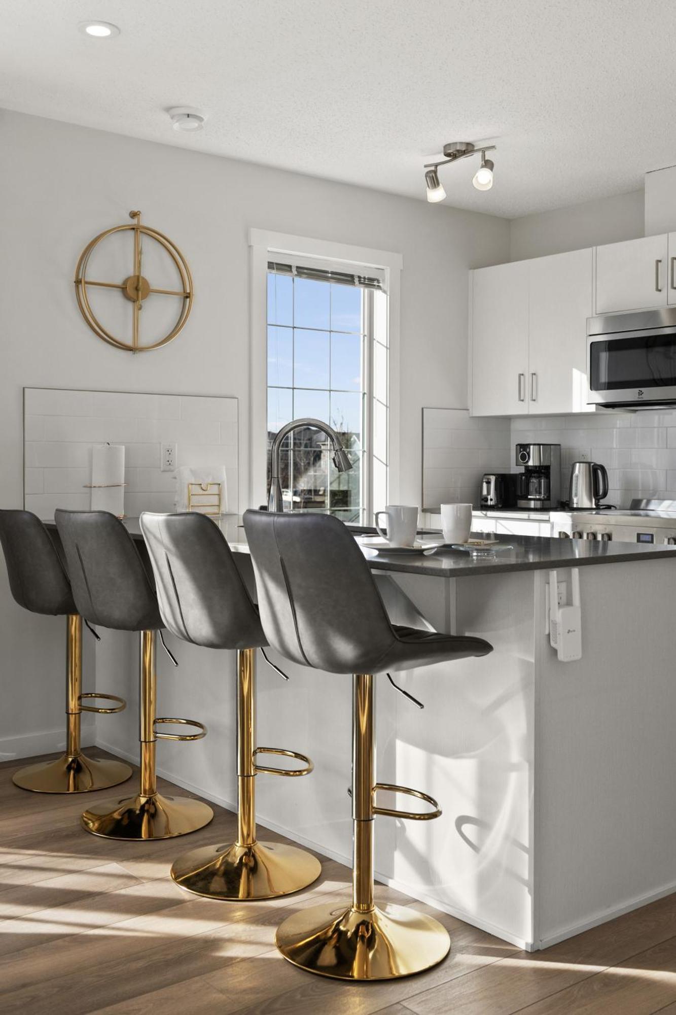 Globalstay New Apartments In Cranbrook Free Street Parking YYC Kültér fotó
