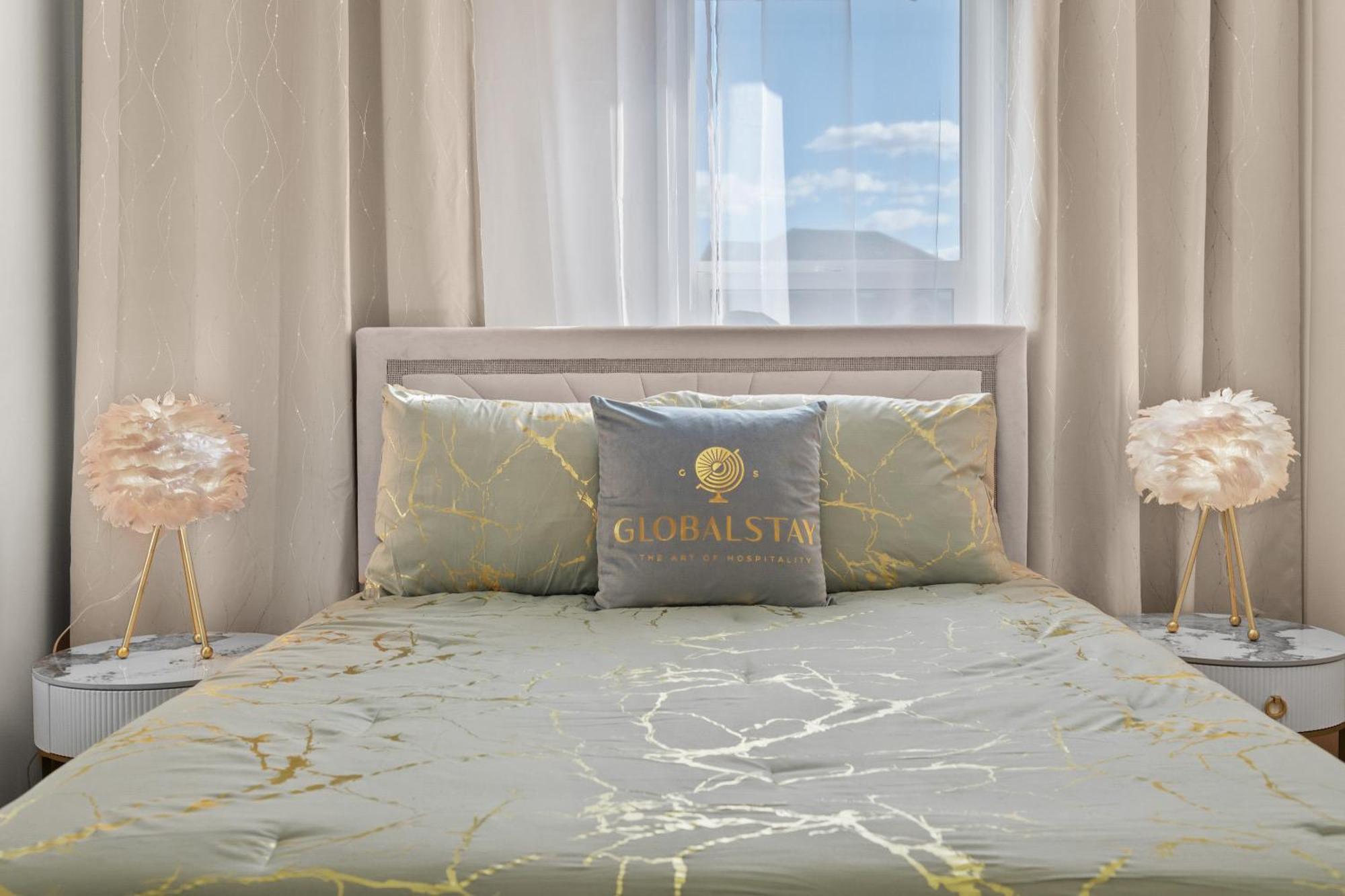 Globalstay New Apartments In Cranbrook Free Street Parking YYC Kültér fotó