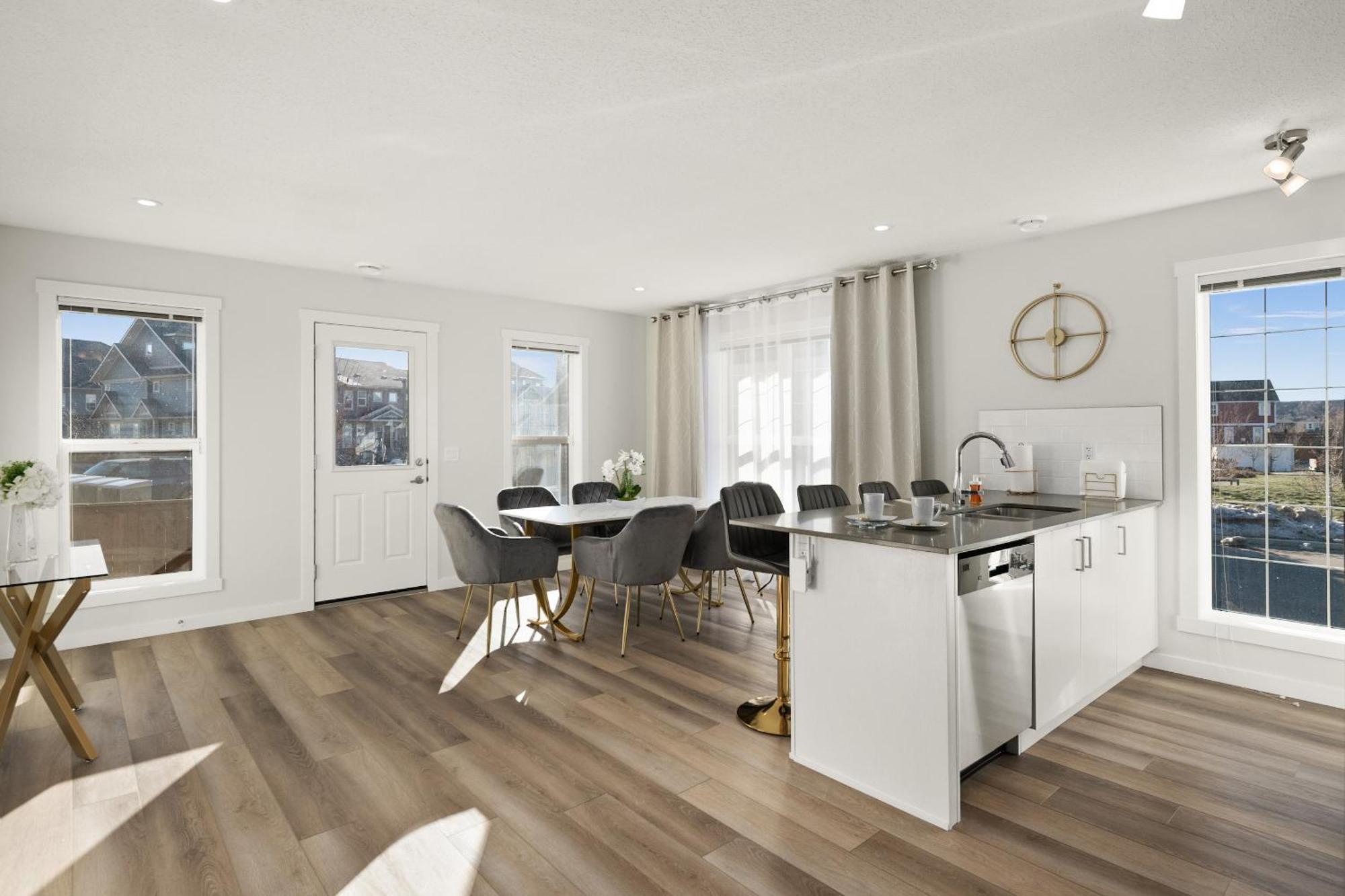 Globalstay New Apartments In Cranbrook Free Street Parking YYC Kültér fotó