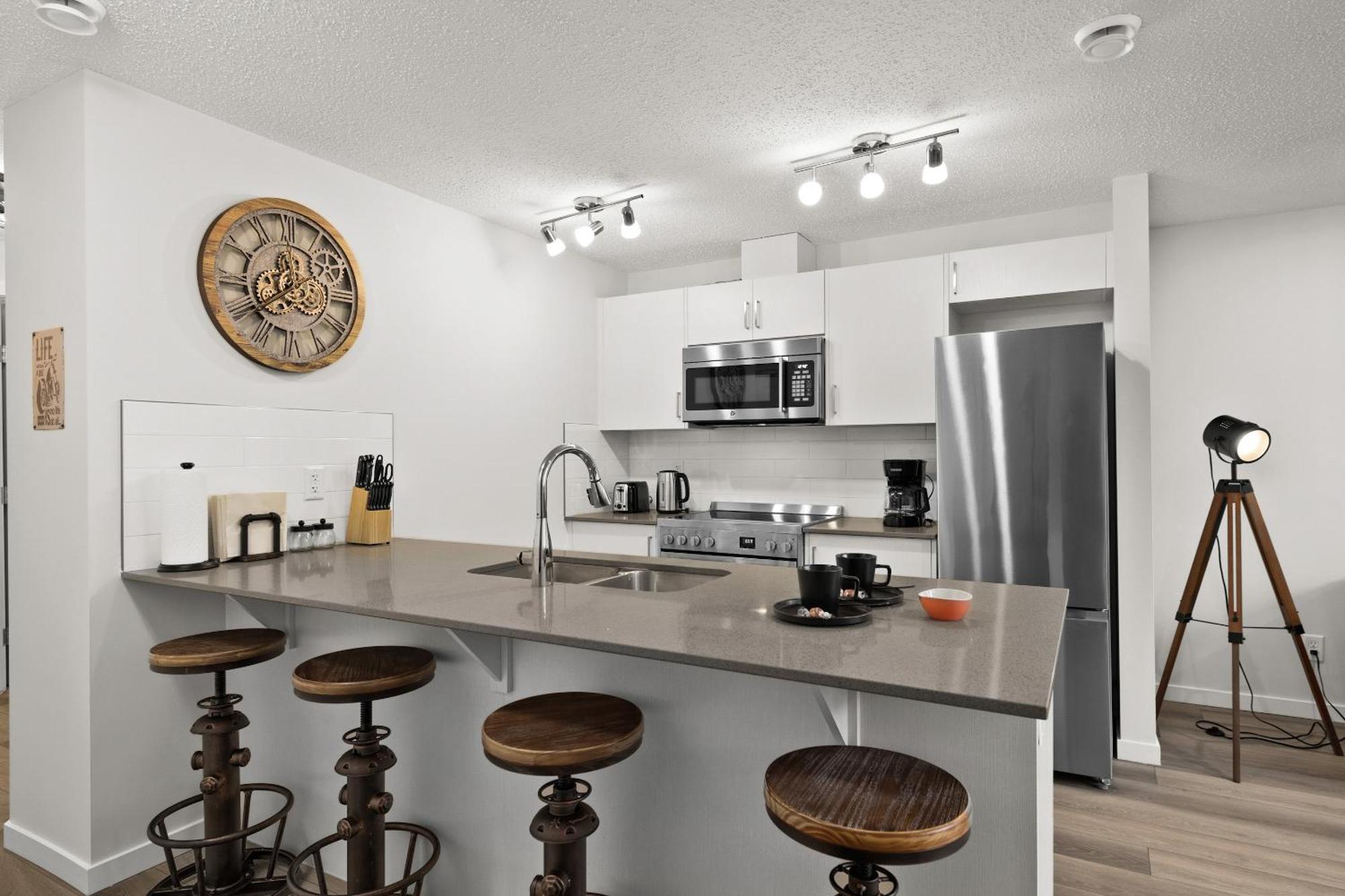 Globalstay New Apartments In Cranbrook Free Street Parking YYC Kültér fotó