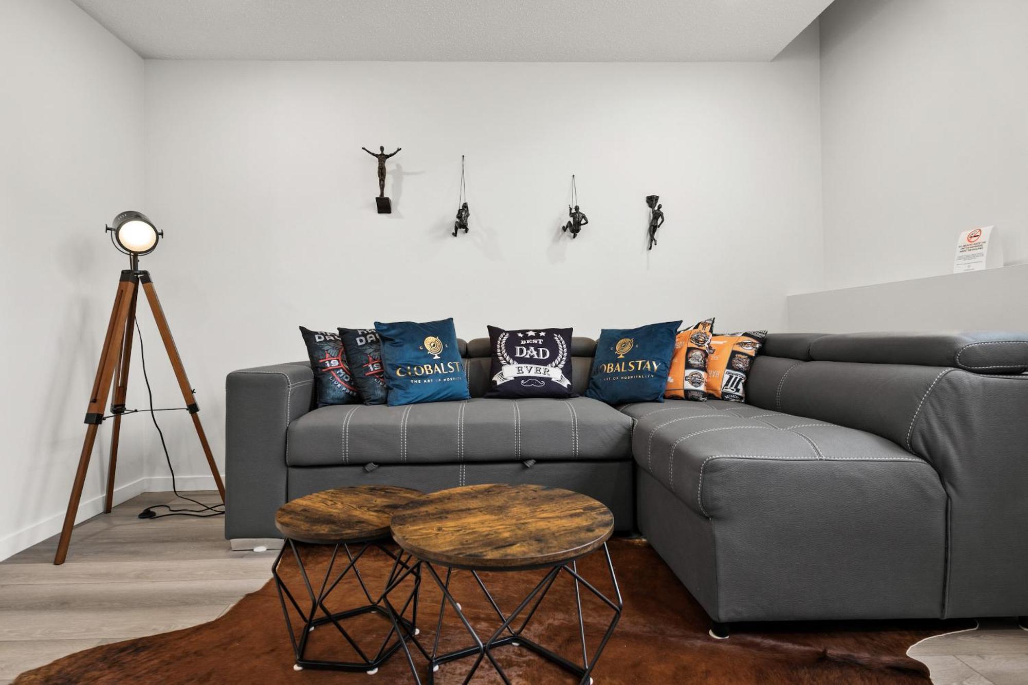 Globalstay New Apartments In Cranbrook Free Street Parking YYC Kültér fotó